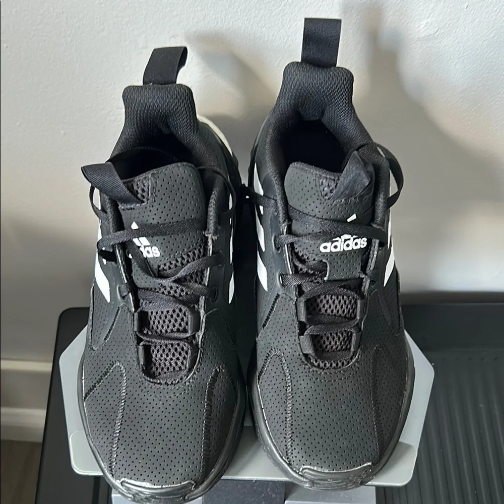 Adidas Black Athletic Sneakers / like new